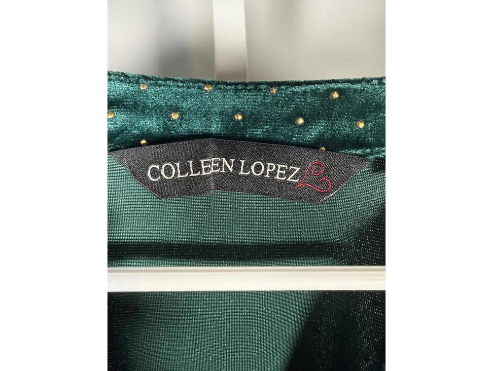 NWT Colleen Lopez Green Velvet Studded Belted Peplum Blouse Size Medium - Picture 5 of 6